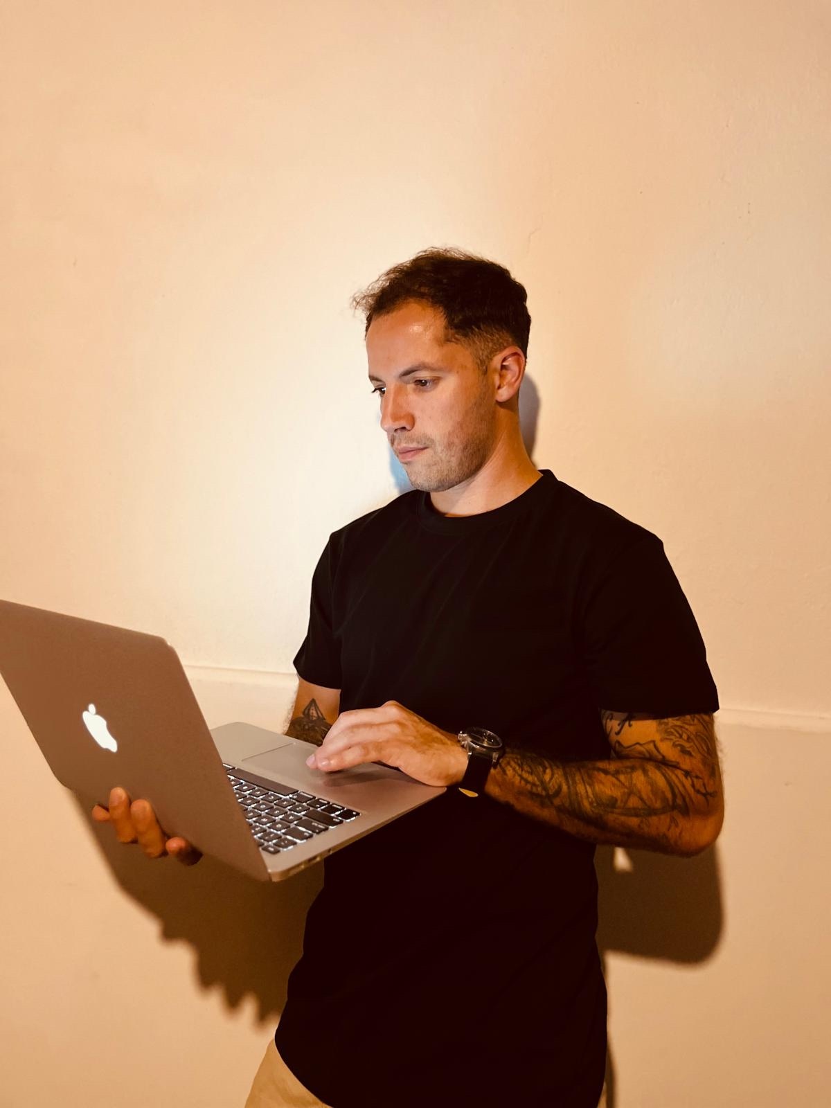 Michael Cabrera, editor de video